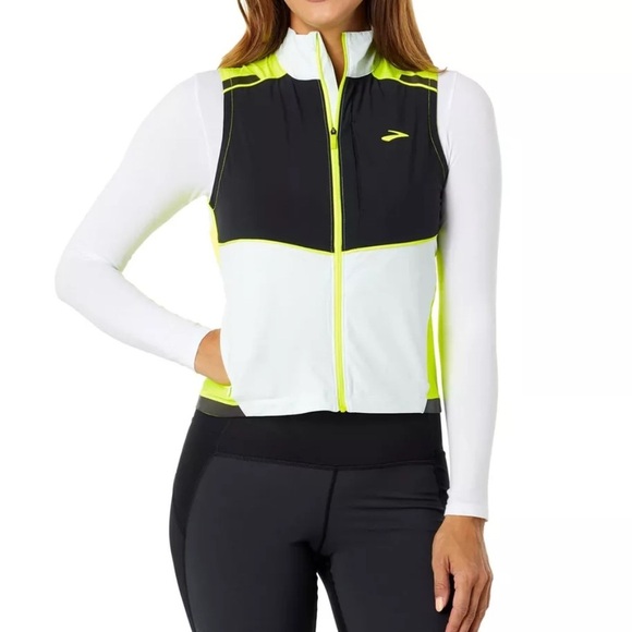 Brooks Jackets & Blazers - NWT Brooks Carbonite Reflective Running Vest In Yellow & White Women's Size XS